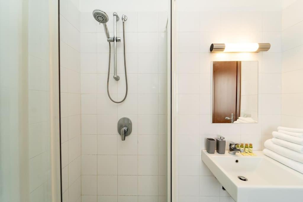 5 Giornate Apt Con Terrazzo E Garage Privato 米兰 外观 照片