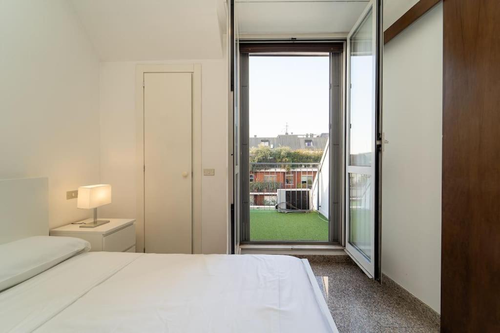 5 Giornate Apt Con Terrazzo E Garage Privato 米兰 外观 照片